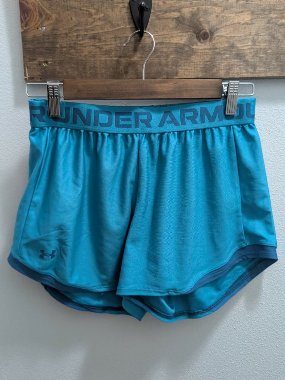 *3/$25* Women's Under Armour Teal Athletic Shorts - Size Small